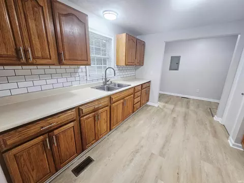 908 E 26th St, Muncie, IN 47302 photo 6