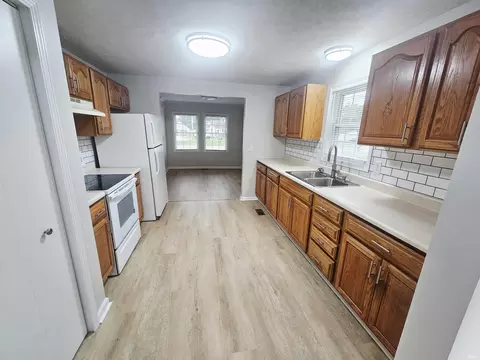 908 E 26th St, Muncie, IN 47302 photo 5