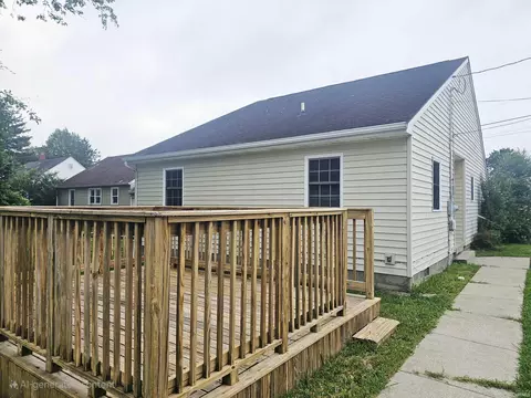 908 E 26th St, Muncie, IN 47302 photo 2