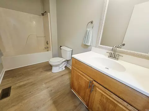 908 E 26th St, Muncie, IN 47302 photo 13