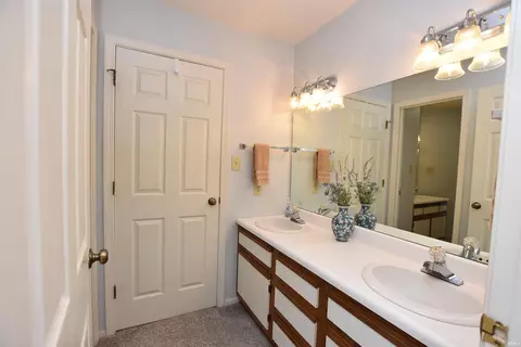 4020 Eagle Bay Dr, Bloomington, IN 47401 photo 11