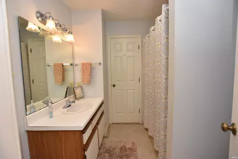 4020 Eagle Bay Dr, Bloomington, IN 47401 photo 12
