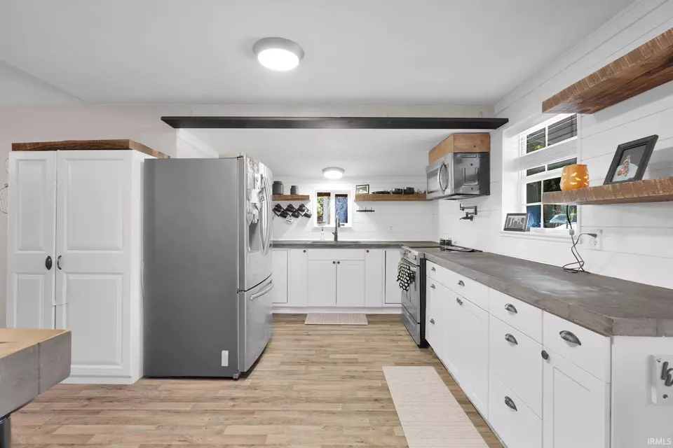 Kitchen - 7473 W State Road 54, Springville, IN 47462 photo 1 of 2