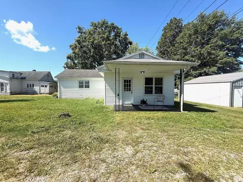 201 W Main St, Mitchell, IN 47446 photo 4