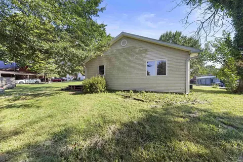 116 E Washington St, Chandler, IN 47610