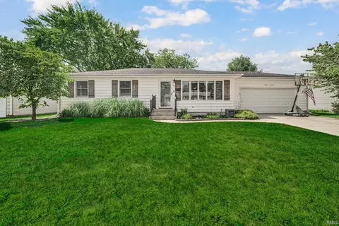1319 Jackson Blvd, Rochester, IN 46975