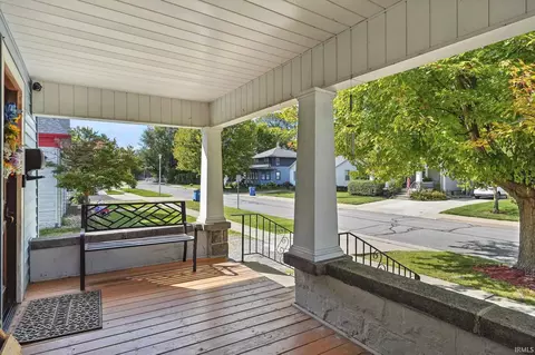 331 E 9th St, Auburn, IN 46706 photo 6
