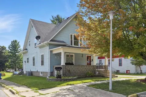 331 E 9th St, Auburn, IN 46706 photo 4