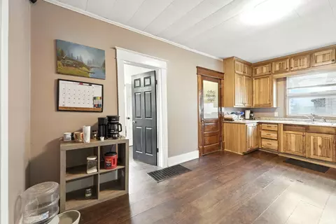 331 E 9th St, Auburn, IN 46706 photo 13