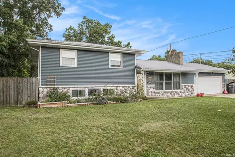 19085 Dresden Dr, South Bend, IN 46637