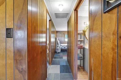 Entry Way - 1052 Avoca Eureka Rd, Bedford, IN 47421 photo 2 of 4