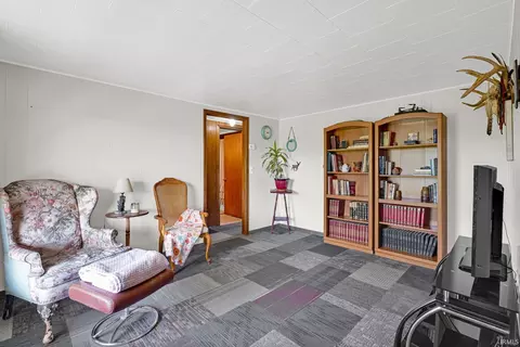 Living - 1052 Avoca Eureka Rd, Bedford, IN 47421 photo 1 of 2