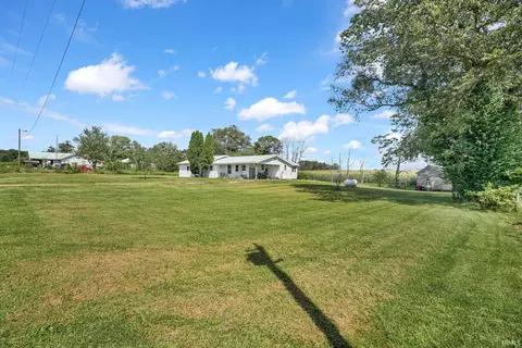 Exterior - 1052 Avoca Eureka Rd, Bedford, IN 47421 photo 3 of 7