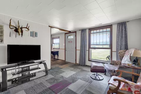 Living - 1052 Avoca Eureka Rd, Bedford, IN 47421 photo 2 of 2