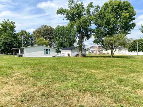 202 E Grant St, Lynn, IN 47355 photo 3