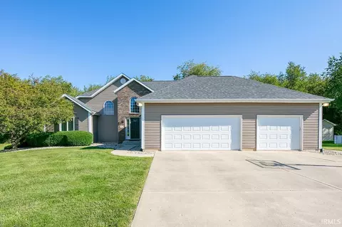 4392 Fox Run Dr, Syracuse, IN 46567