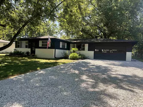 2915 Parr Dr, Indianapolis, IN 46220