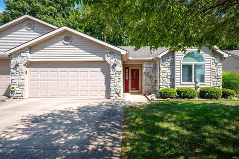 30 Clubview Dr, Hartford City, IN 47348
