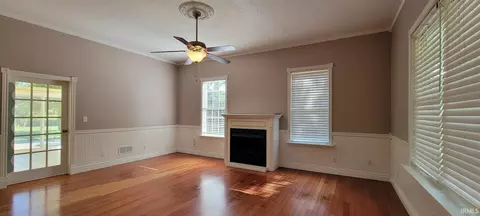 Living - 2222 Vfw Rd, Mitchell, IN 47446 photo 1 of 2