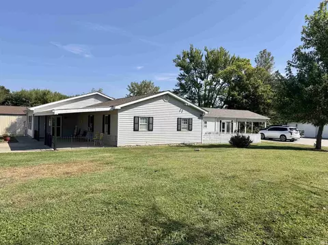 963 SE 1st St, Linton, IN 47441