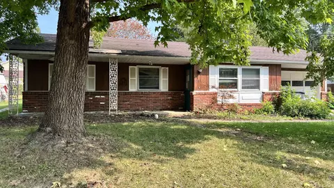 8208 W Pleasant Rd, Yorktown, IN 47396