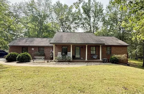 1711 Houston Rd, Boonville, IN 47601