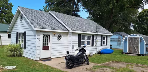 0748 Oakwood Dr, Cromwell, IN 46732