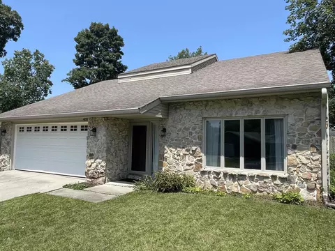 400 W Skyway Dr, Muncie, IN 47303