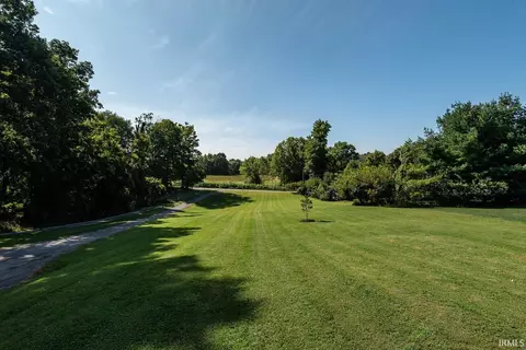 2853 E Schacht Rd, Bloomington, IN 47401 photo 3