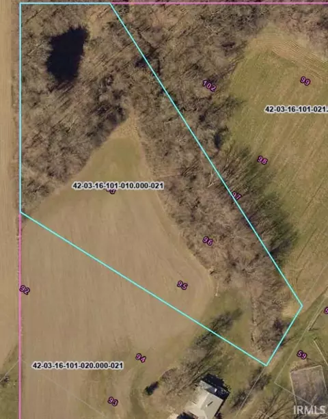 307 N Wood St, Edwardsport, IN 47535
