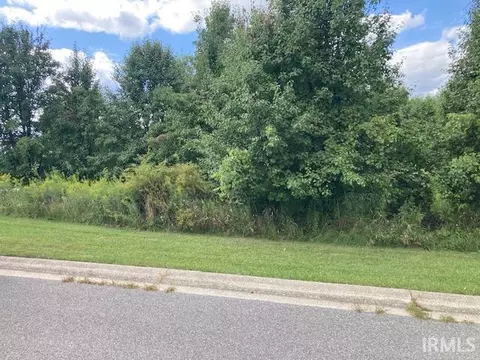 667 Gainesway Cir, Valparaiso, IN 46385