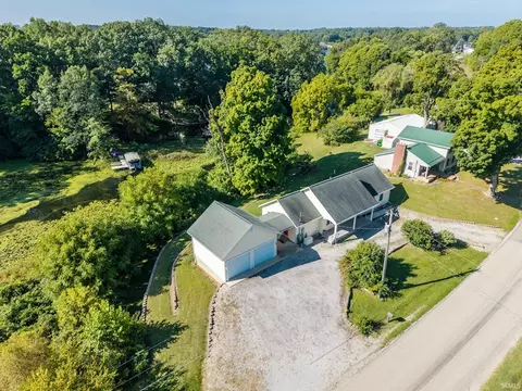 9540 E 500 S Rd, Wolcottville, IN 46795