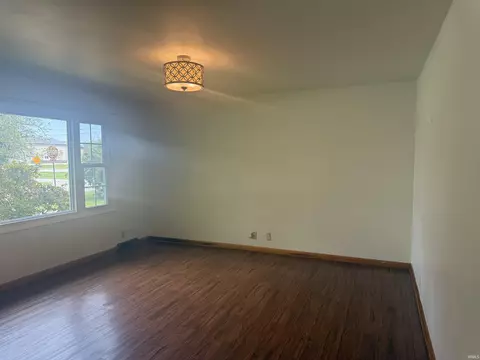 606 E Main St, Fowler, IN 47944 photo 5