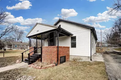 3715 Schele Ave, Fort Wayne, IN 46803