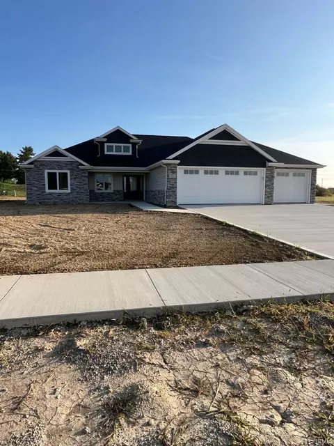 106 Fox Trail Dr, Auburn, IN 46706