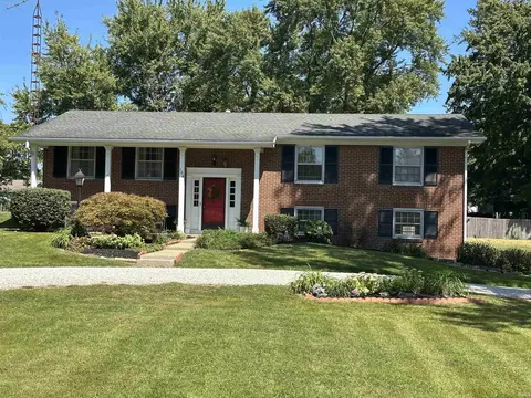 108 Harrison Dr, Vincennes, IN 47591