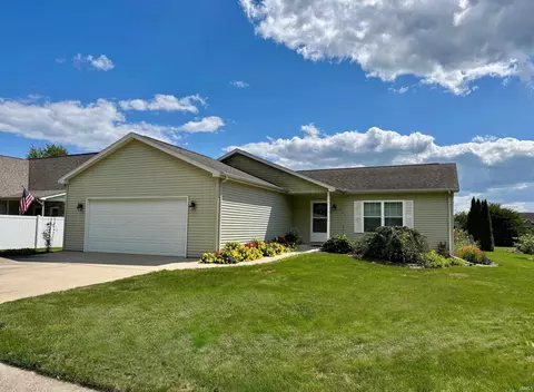 527 Man-chester Dr, Rochester, IN 46975