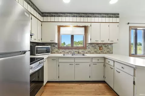 Kitchen - 0075 E 100 S, Lagrange, IN 46761 photo 1 of 2