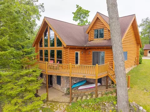 6670 W South Lake Gage Dr, Angola, IN 46703