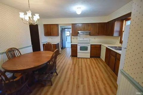 909 E 7th St, Fowler, IN 47944 photo 8