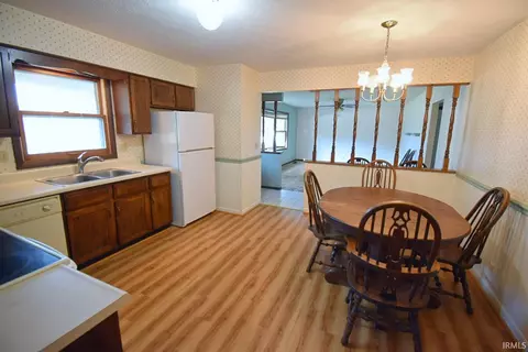 909 E 7th St, Fowler, IN 47944 photo 7