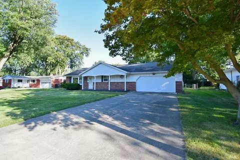 909 E 7th St, Fowler, IN 47944 photo 2
