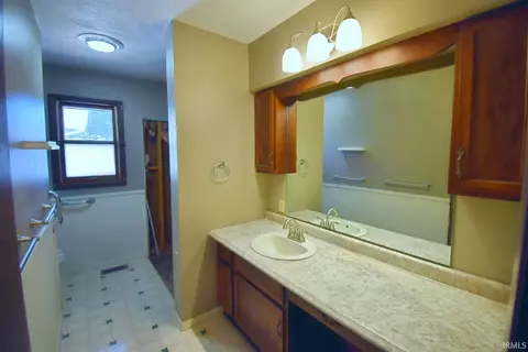 909 E 7th St, Fowler, IN 47944 photo 17