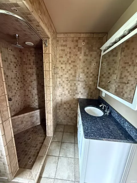 Bath - 2413 Spice Valley Rd, Mitchell, IN 47446 photo 3 of 5