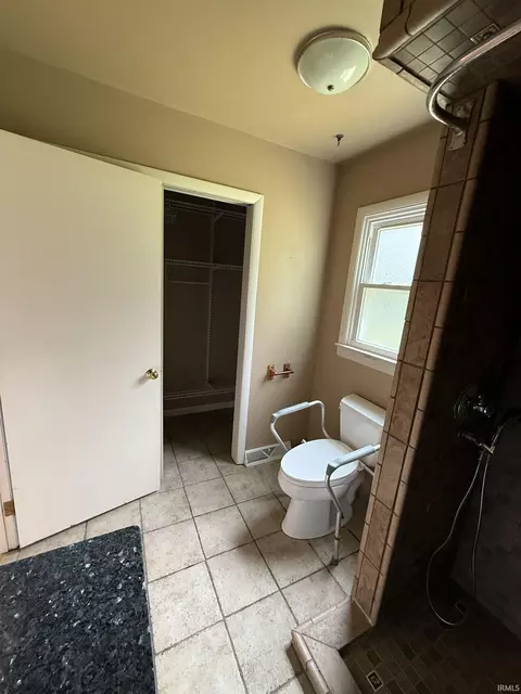 Bath - 2413 Spice Valley Rd, Mitchell, IN 47446 photo 4 of 5