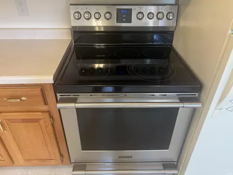 Kitchen - 8328 S County Rd 750 Rd, Pendleton, IN 46064 photo 2 of 5