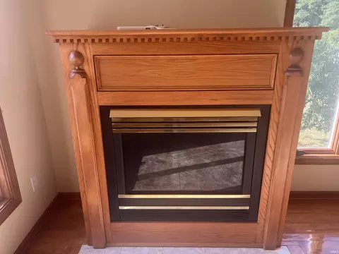 Living - 8328 S County Rd 750 Rd, Pendleton, IN 46064 photo 1 of 2