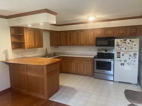Kitchen - 8328 S County Rd 750 Rd, Pendleton, IN 46064 photo 5 of 5