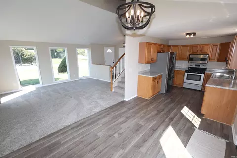 51832 Hedge Ln, Granger, IN 46530 photo 4