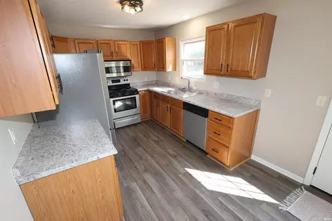 51832 Hedge Ln, Granger, IN 46530 photo 5